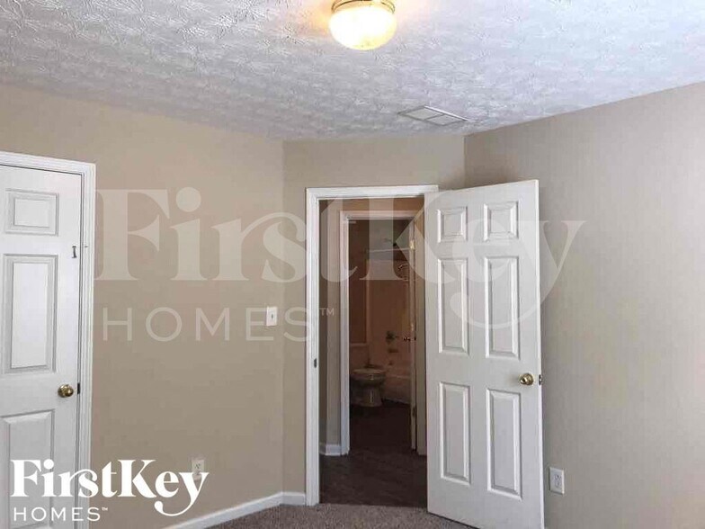 Building Photo - 4172 Evian Way