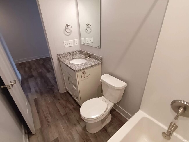 Building Photo - 1231 W Rangeview Cir