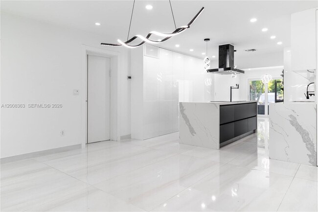 Building Photo - 4530 SW 34th Dr