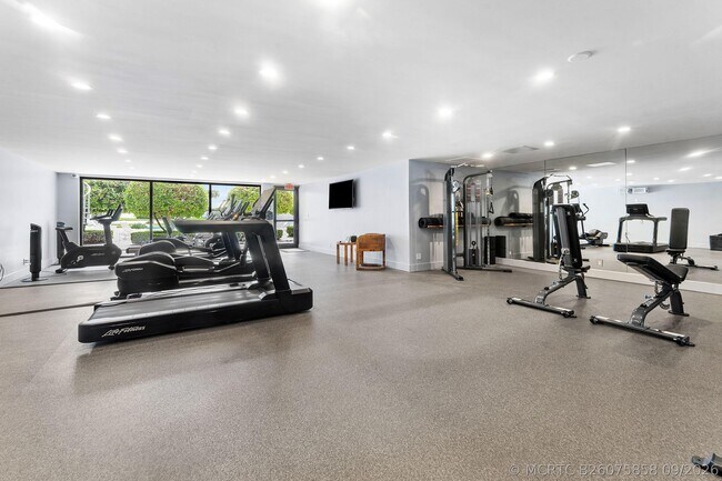 Building Photo - 2275 S Ocean Blvd
