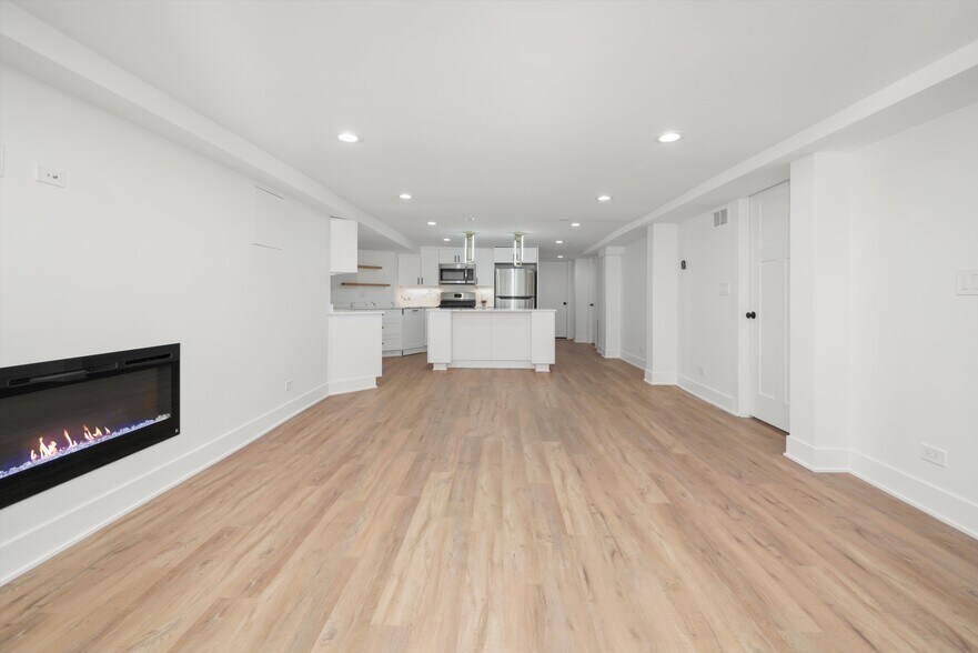 Building Photo - 2613 N Fairfield Ave