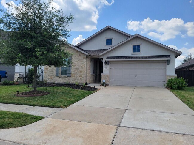 Building Photo - One-Story, 4 Bedroom Available!