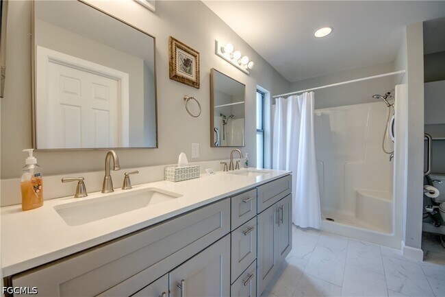 Building Photo - 15472 Admiralty Cir