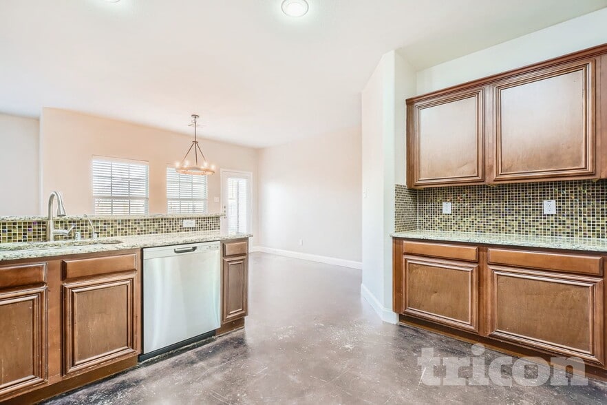 Building Photo - 2186 Liriope Ln