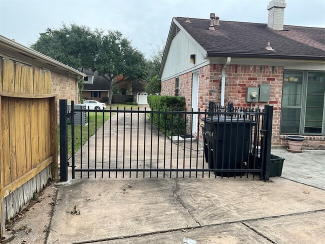 Building Photo - 12042 Sturdivant St