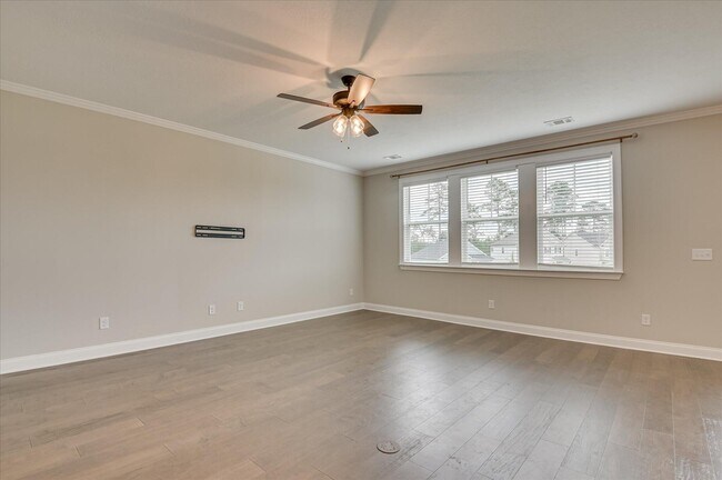 Building Photo - 3207 Wayne Dr