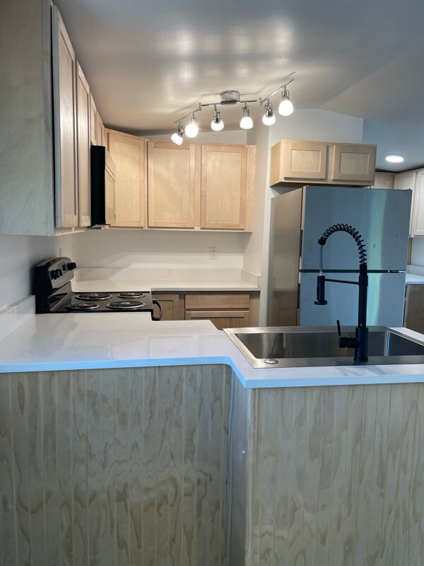 Building Photo - 620 W Sunset Dr