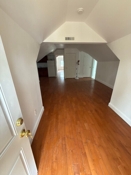 Building Photo - 106 W Camden Ave