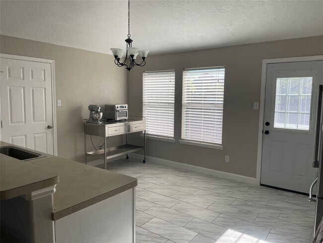 Building Photo - 14024 Buckskin Dr