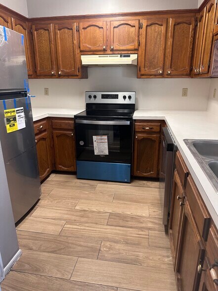 Building Photo - 5147 Berryville Ct