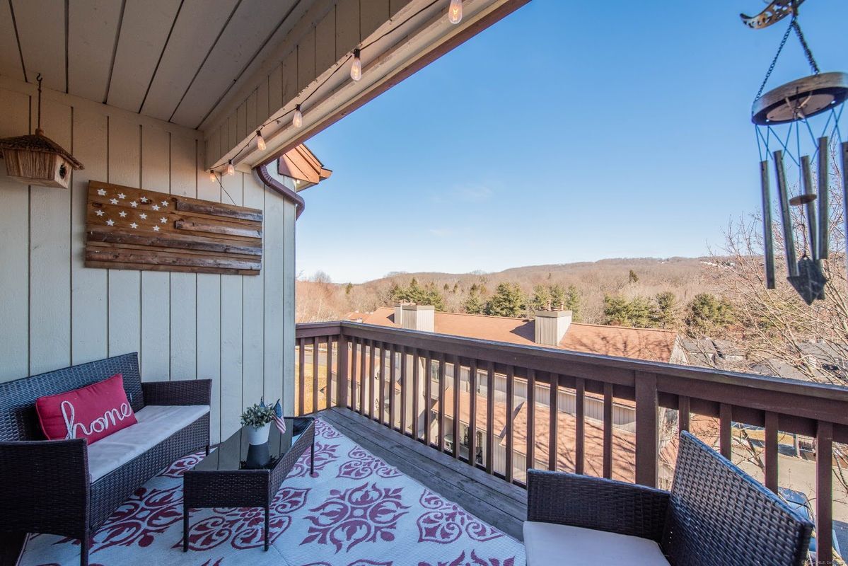 Building Photo - 157 Beacon Hill Common