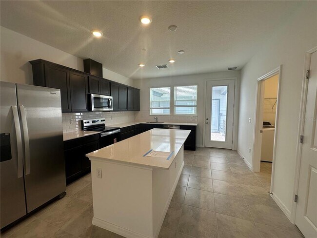 Building Photo - 4620 ORCHARD VIEW Aly