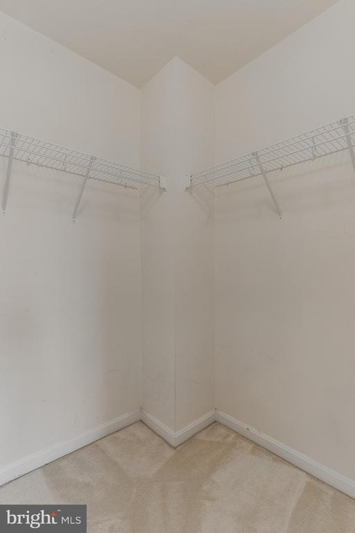 Building Photo - 21927 Windy Oaks Square