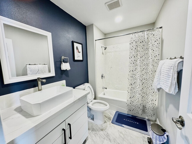 Building Photo - 1063-67 Gillespie Dr