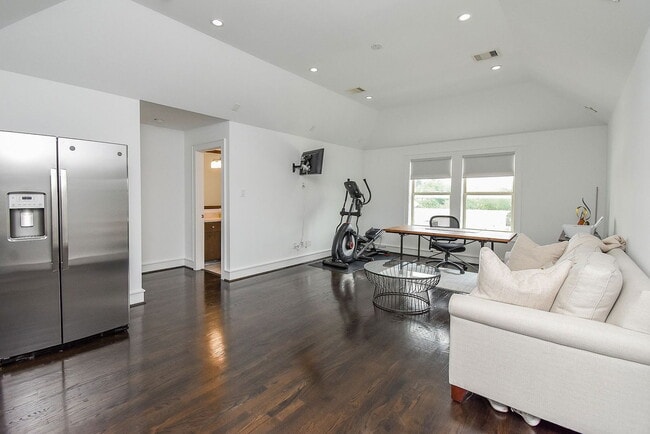 Building Photo - 1211 Rosine St