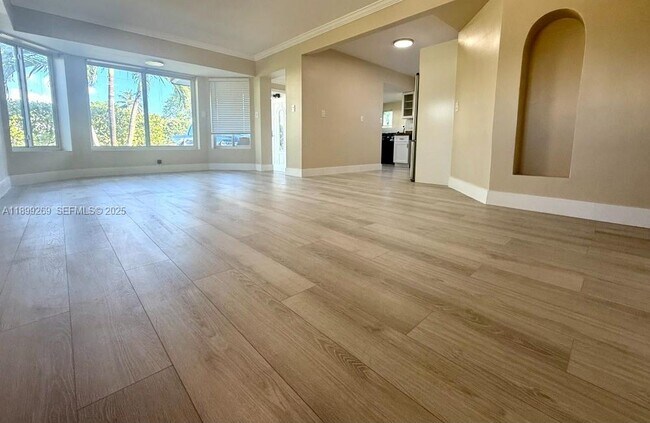 Building Photo - 716 NE 7th St