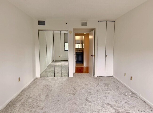 Building Photo - 25 Rockledge Ave