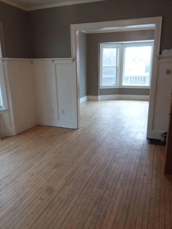 Building Photo - 2214 N Holton St