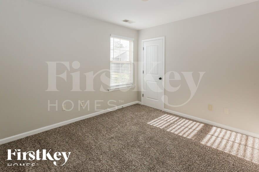 Building Photo - 120 Ridgecrest Rd