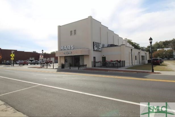 Building Photo - 402 E 3rd St