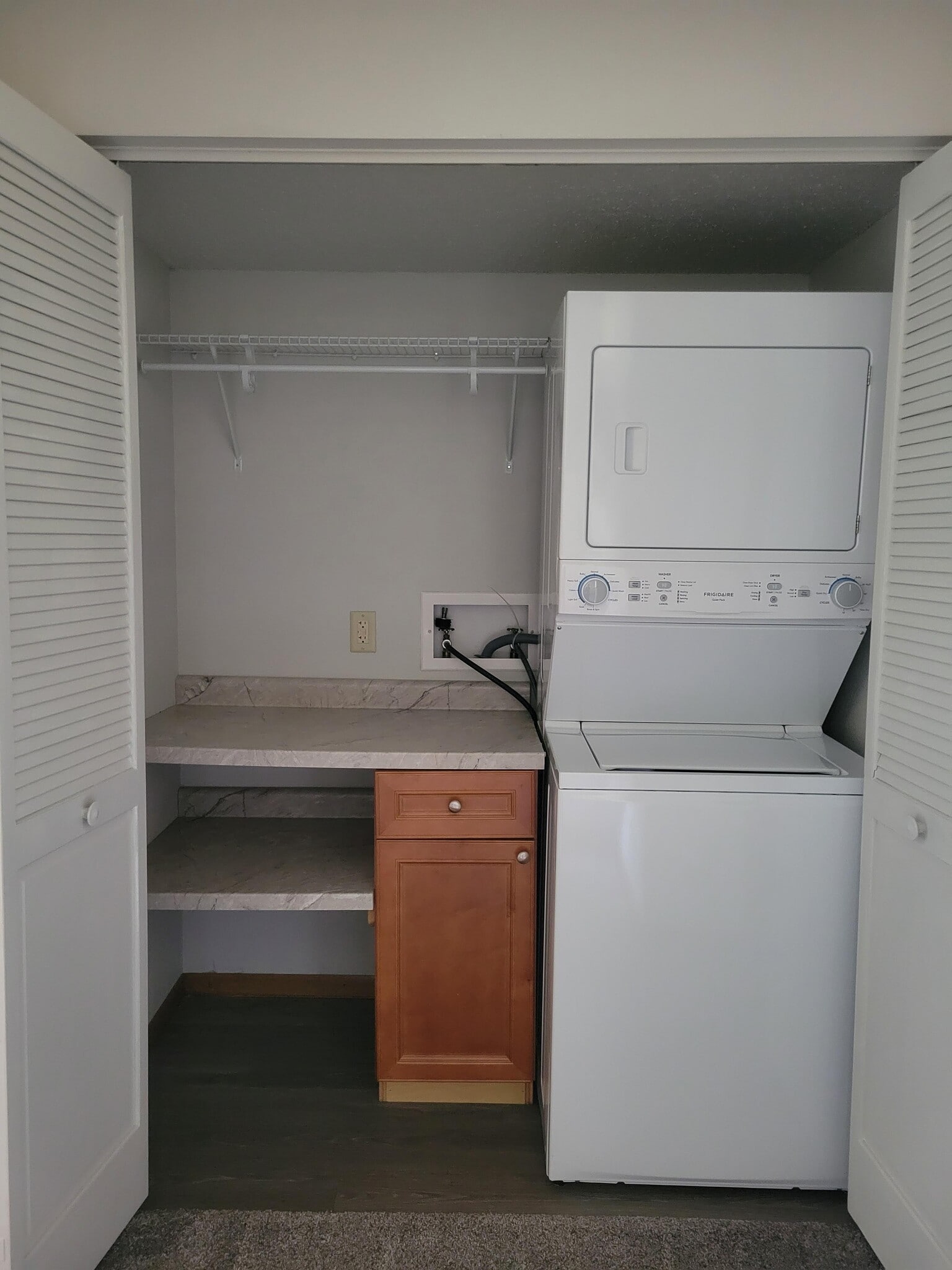 Laundry area - 3014 Rownd St