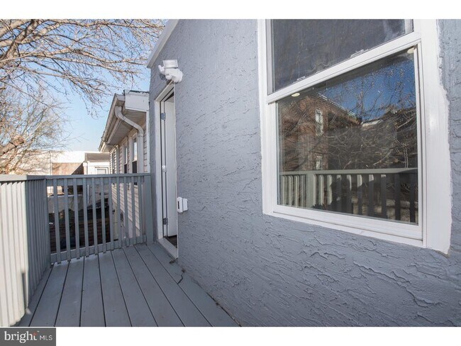 Building Photo - 437 Greenwich St