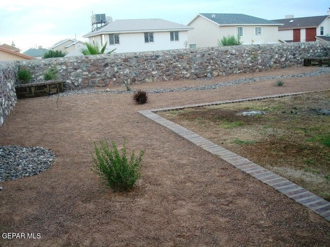 Building Photo - 1445 Plaza Verde Dr