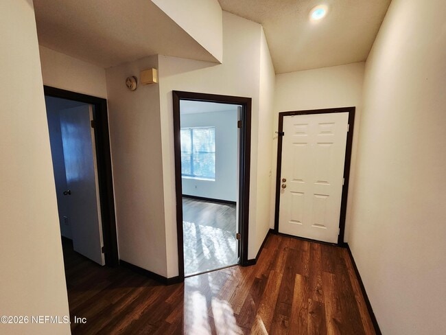 Building Photo - 4655 Trevi Dr