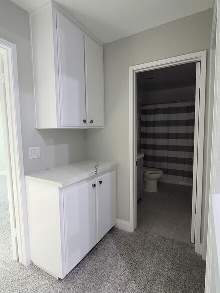 Linen Closet - 532 San Marcos Rd