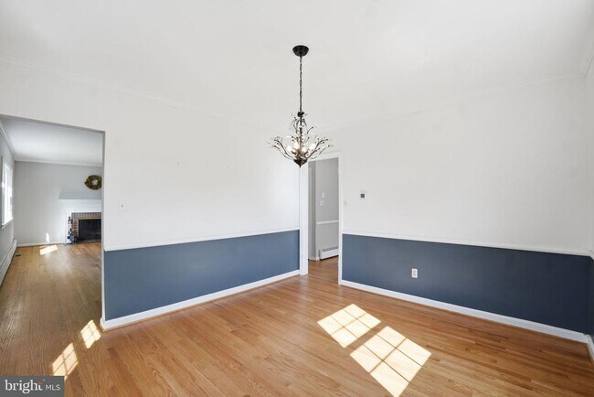 Building Photo - 2913 Cleave Dr