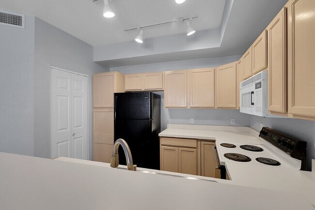 Building Photo - $1,650.00, Spacious 2-bedroom, 1 bath Cond...