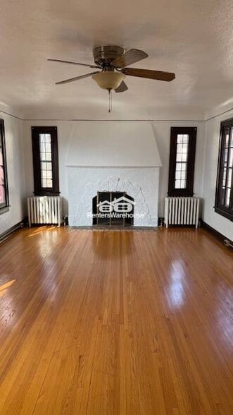 Building Photo - 2925 Sunset Blvd