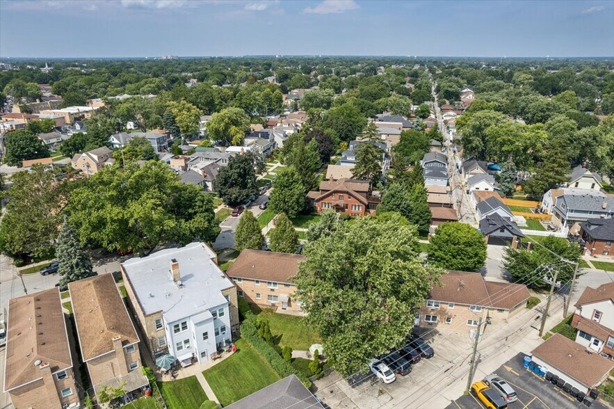 Building Photo - 6759 N Oshkosh Ave