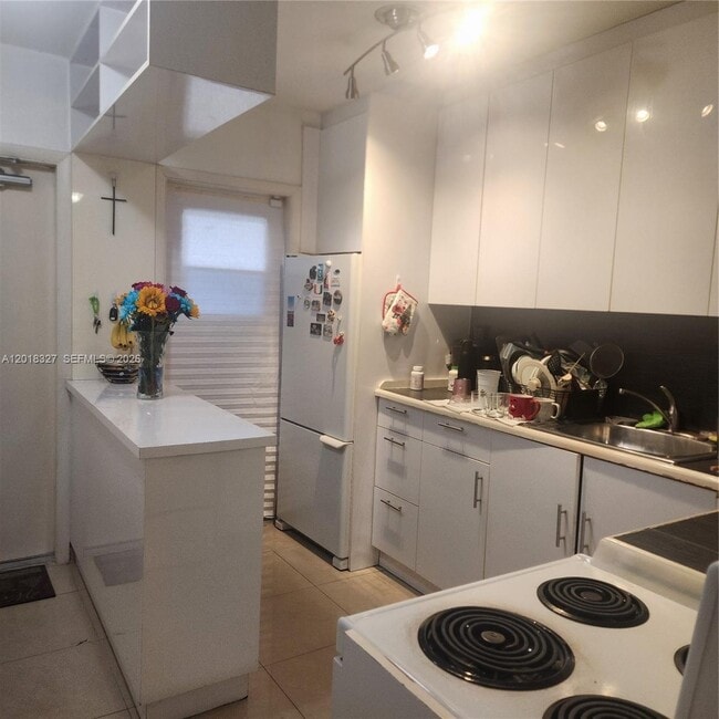 Building Photo - 6580 Santona St