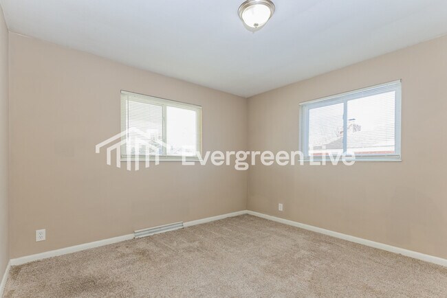 Building Photo - 804 Fallveiw Ave