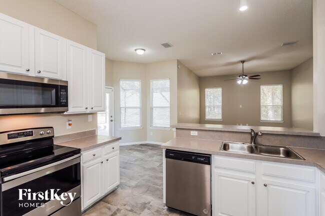 Building Photo - 9241 Hawks Run Ln