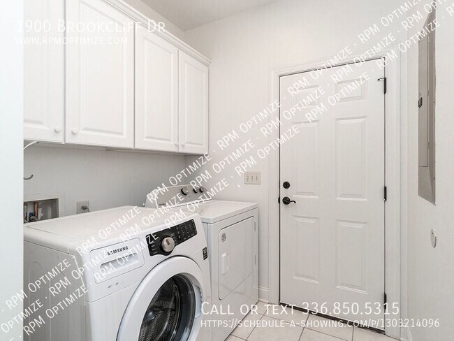 Building Photo - 1900 Brookcliff Dr