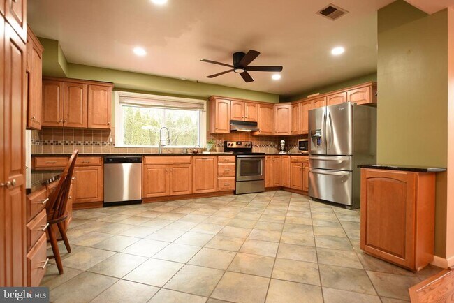 Building Photo - 111 Biscayne Ct