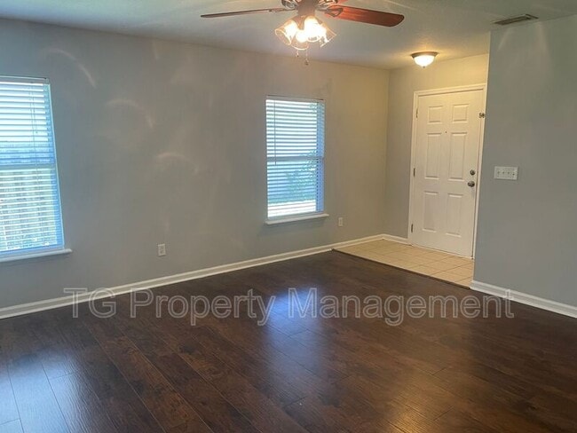 Building Photo - 283 Buck Run Way