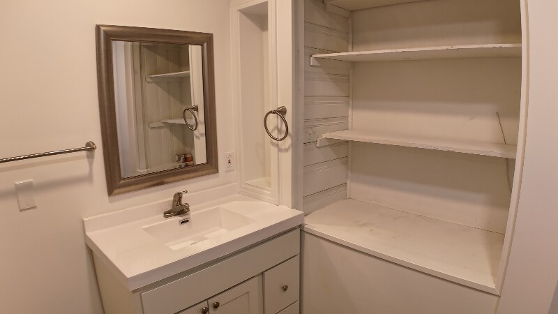 Building Photo - 5707 Frontage Rd