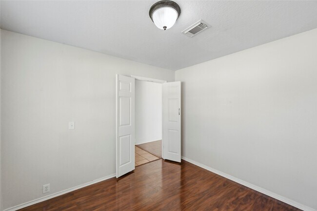 Building Photo - 14954 Sugar Sands Dr