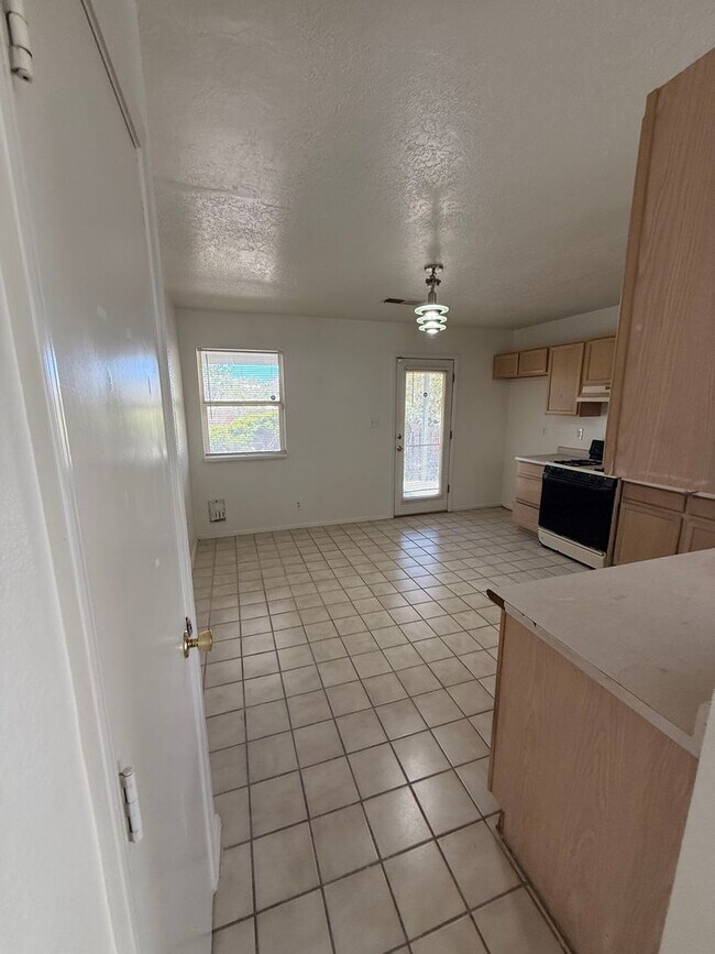 Building Photo - 629 Santa Fe Meadows Dr NE