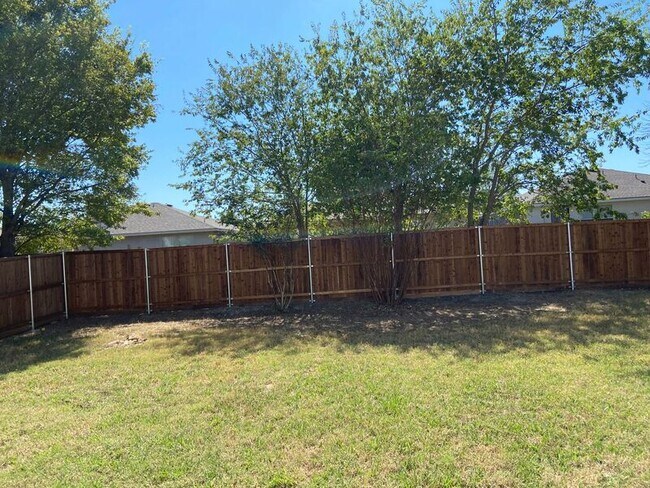 Building Photo - 2621 Sundance Dr