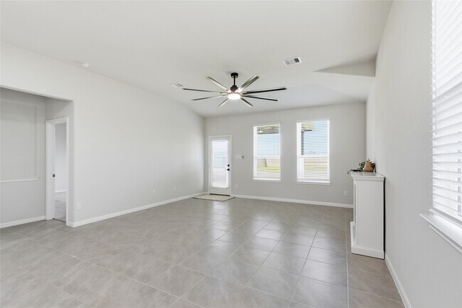 Building Photo - 7302 Toluca Dr