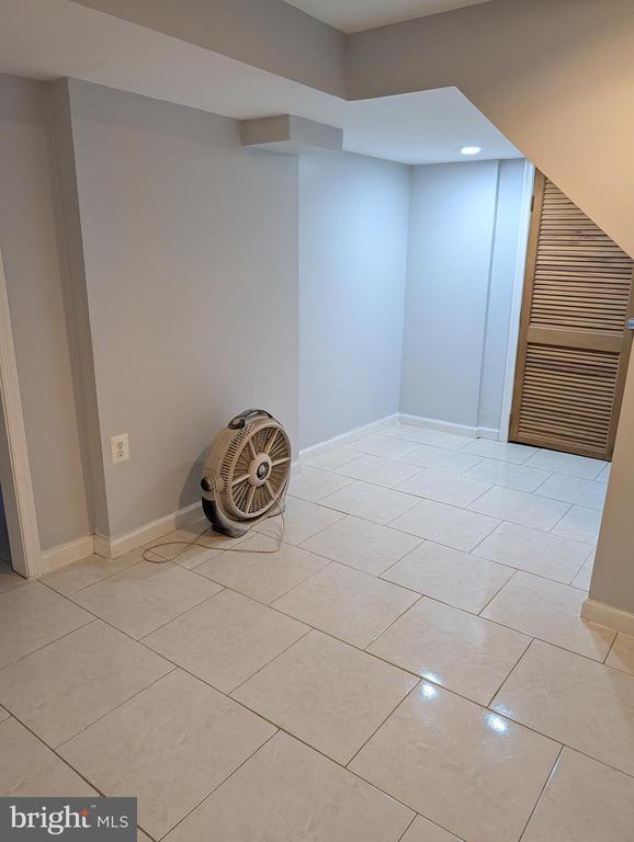 Building Photo - 5504 Kirby St