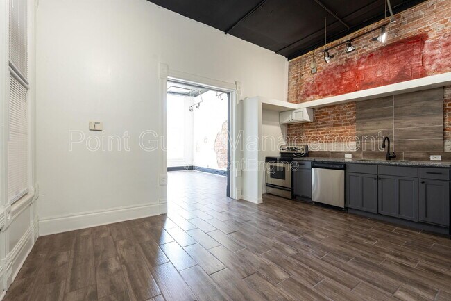 Primary Photo - 518 E Douglas Ave