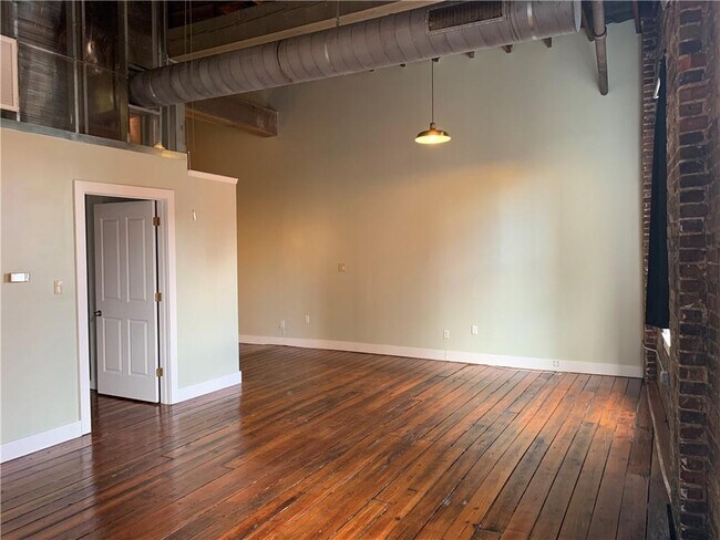 Building Photo - 127 Dauphin St