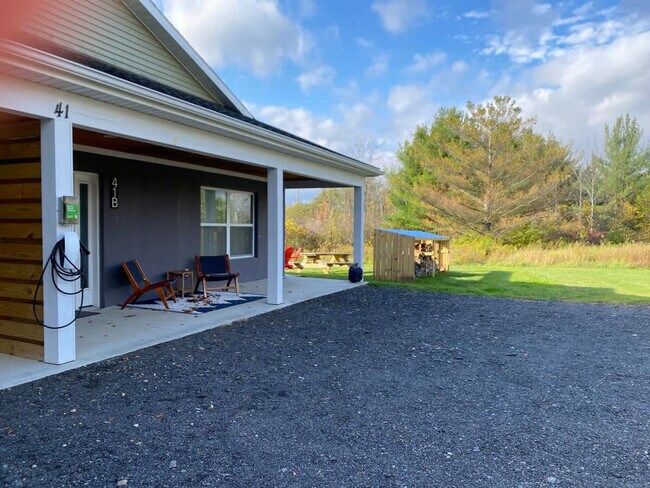 Building Photo - 41 A Comfort Rd