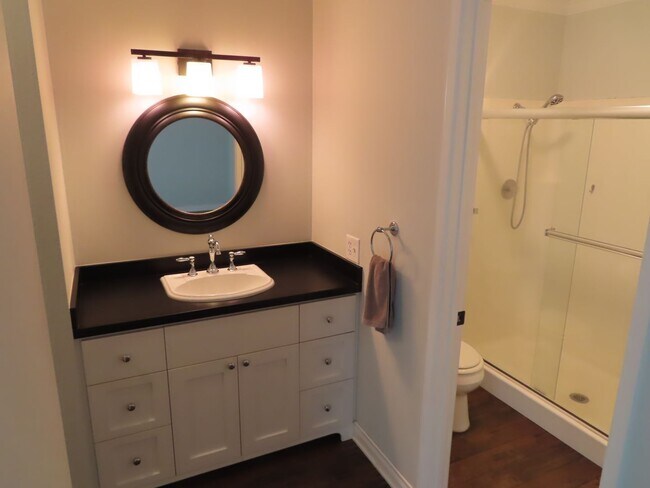 Building Photo - Nicely updated 4-bedroom house in Chula Vista