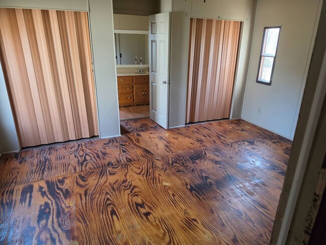 Building Photo - 231 Melody Ln